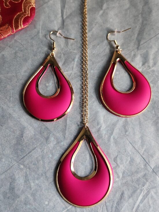 Accessories - Tear Drop 3 pc Necklace Set.(Pick One Set)